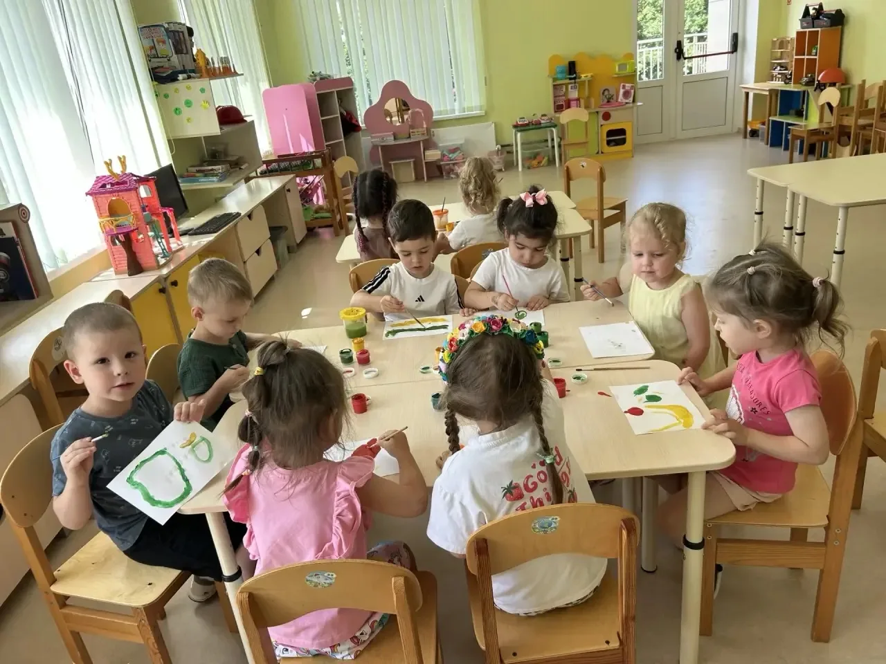 ПЕРВЫЕ ШАГИ В МИР ЖИВОПИСИ 🎨

🖌️Каждый великий художник когда-то нарисовал свой первый натюрморт. 