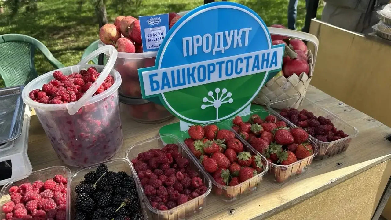 🍏🌿 Дорогие друзья! С приходом теплых дней природа радует нас разнообразием сезонных фруктов и ягод
