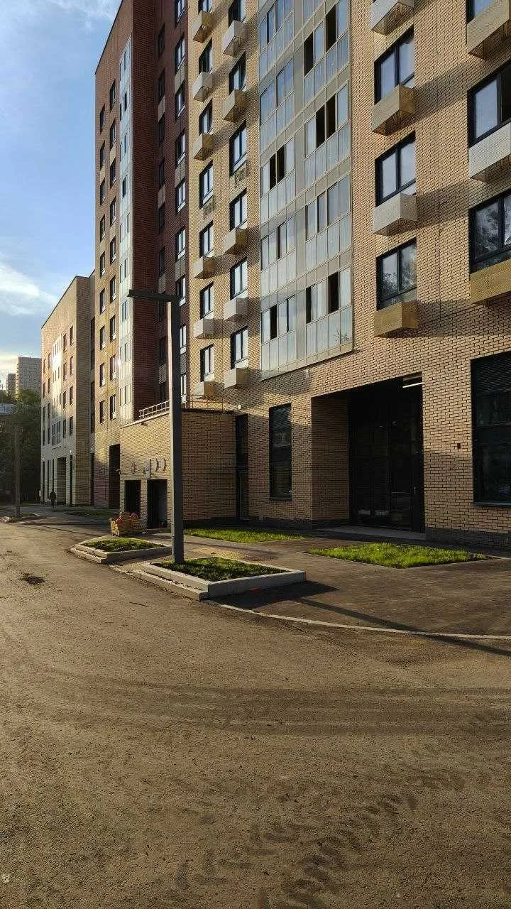 Фото новенького дома с 3-й Институтской. Напомним, что его уже сдали. Здание состоит из...