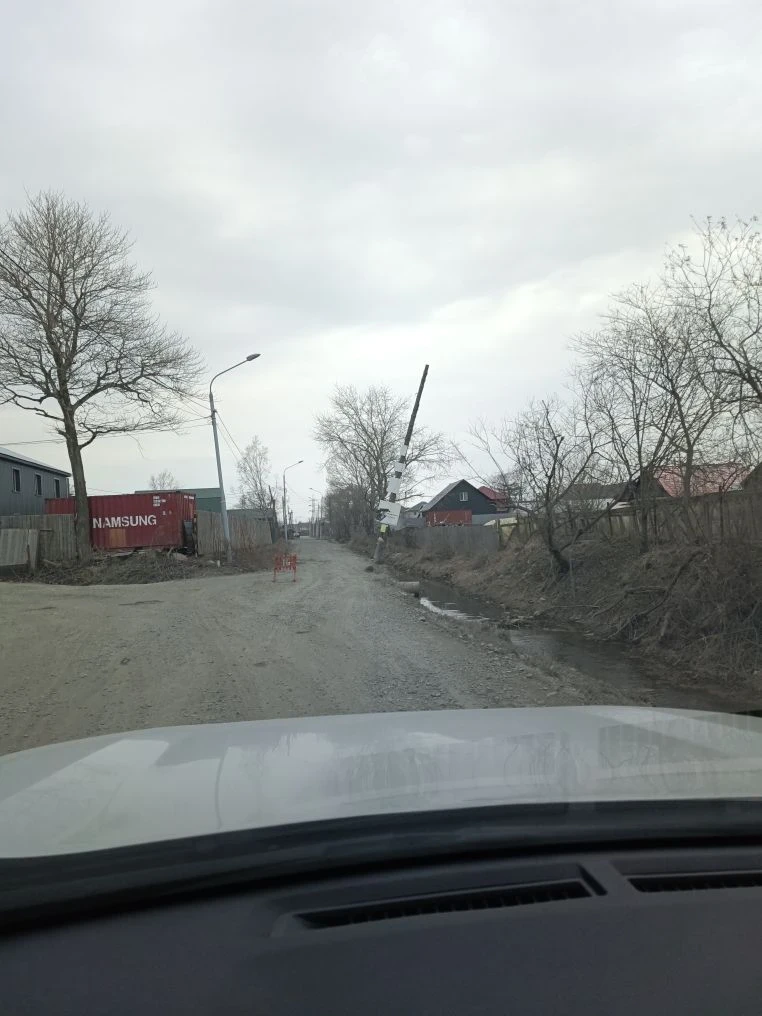 На улице Некрасова демонтировали аварийную опору