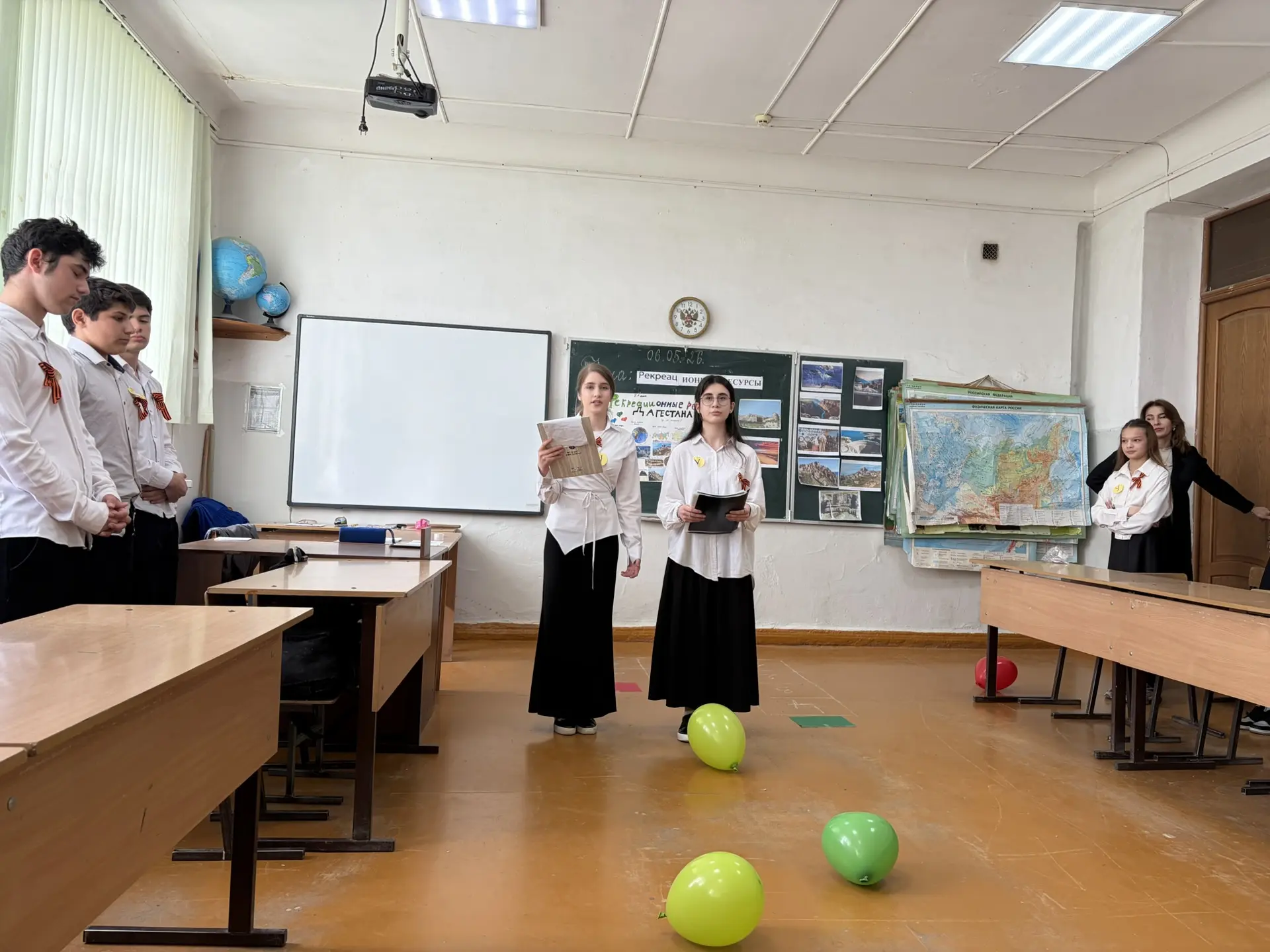 Сегодня в 8 «Е» классе прошло интеллектуальное состязание «Умники и умницы» по географии на тему «Ре