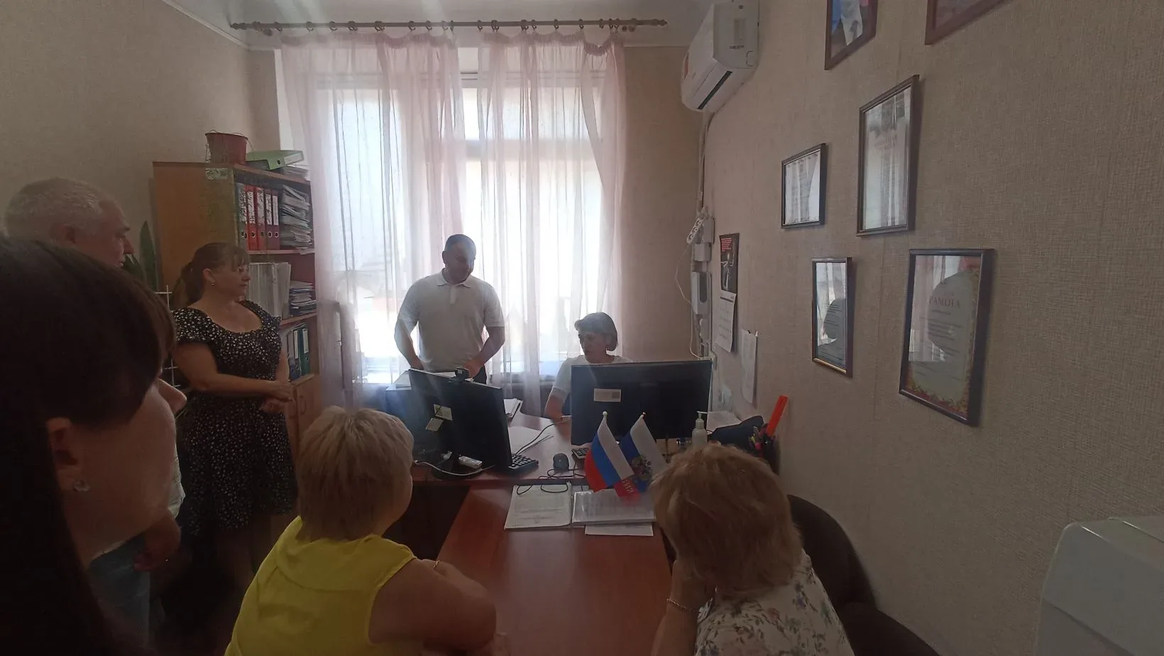 ✅Депутат Тельмановского муниципального совета Александр Хайтулов встретился с коллектив...