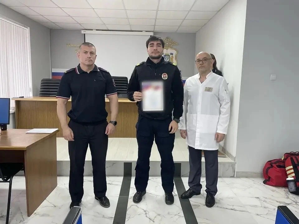 Сотрудники отделения скорой медицинской помощи г. Когалыма поблагодарили полицейских за помощь в мет