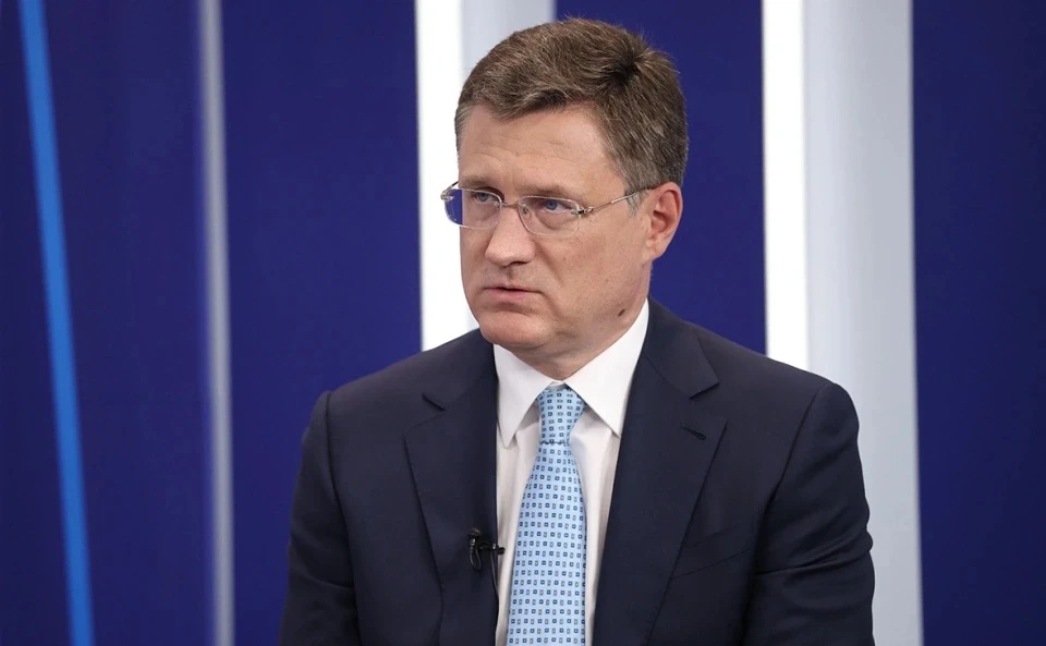 Новак предложил направить сбережения россиян на развитие промышленности