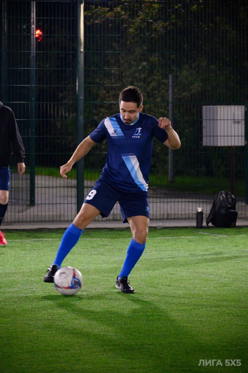 Забил семь мячей и не смог выйти из машины⚽️