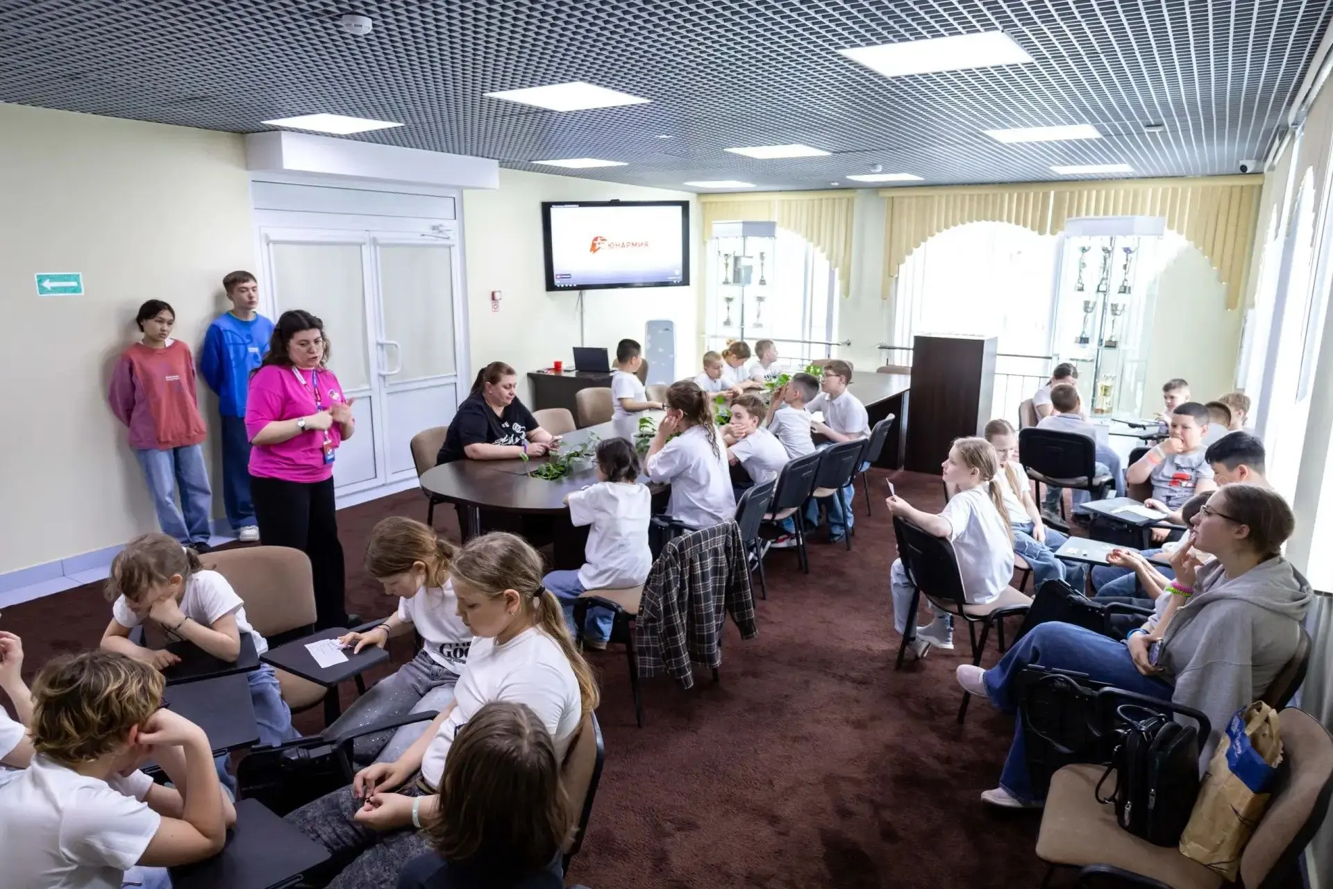 ЮНАРМИЯ: СЛУЖИТЬ ДОБРУ И РОДИНЕ  На смене «Содружество Орлят России: Лаборатория открытий» прошло те
