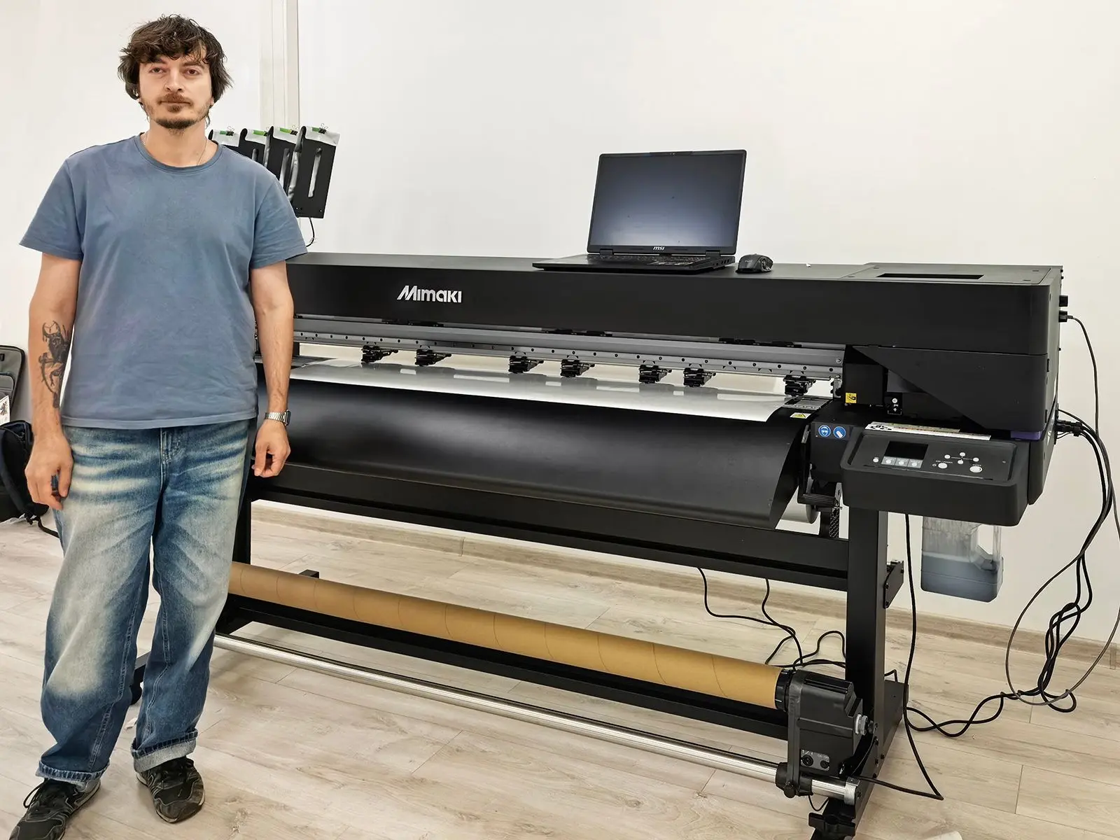 Экосольвентный принтер с функцией резки Mimaki CJV200-160 запущен на российском предпри...