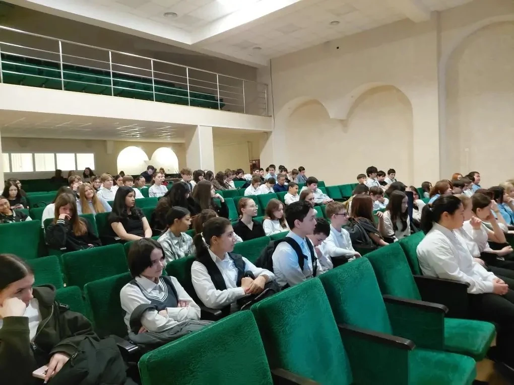 Уважаемые родители! В рамках федерального проекта "Всё лучшее детям"🎓 всем желающим ученикам с 12 по