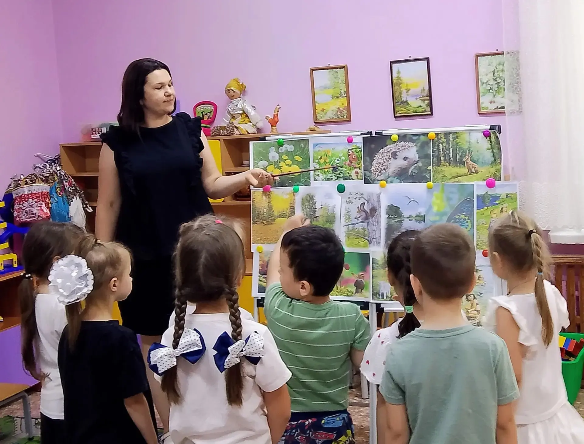 "Природа вокруг нас" 
В игровой форме дети из группы "Пчелки" закрепили знания об окружающем мире, о