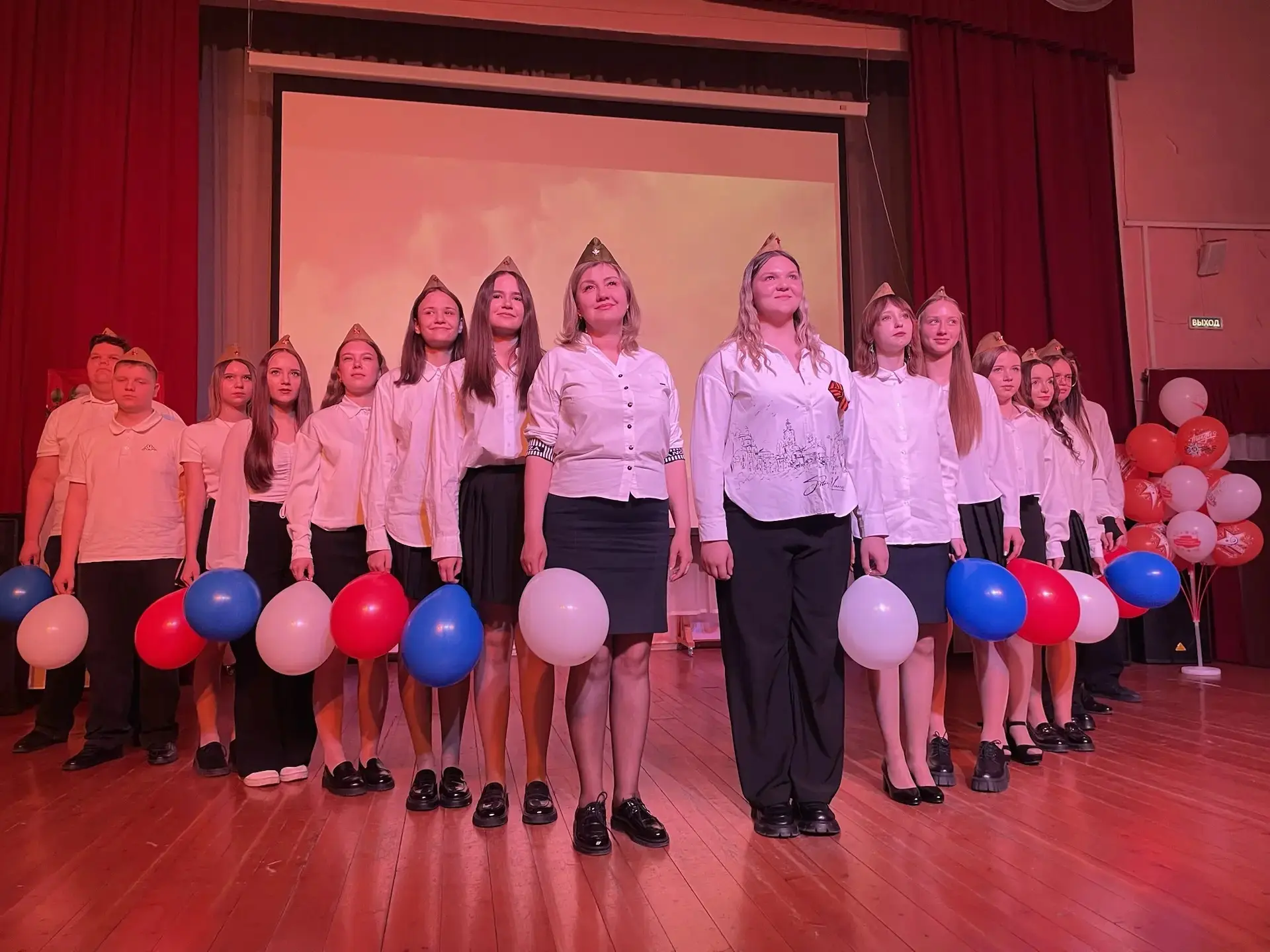 Стихи, которые не молчат. Песни, которые не отпускают 🎤  Говорят, что война заканчивается тогда, ког