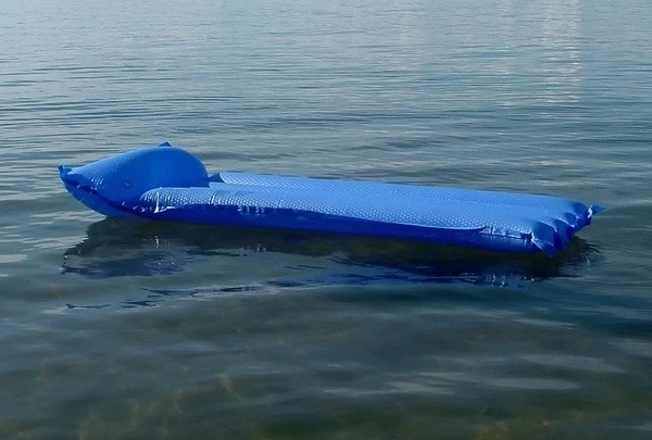 В Зеленоградске отдыхающие спасли женщину и троих детей из моря.