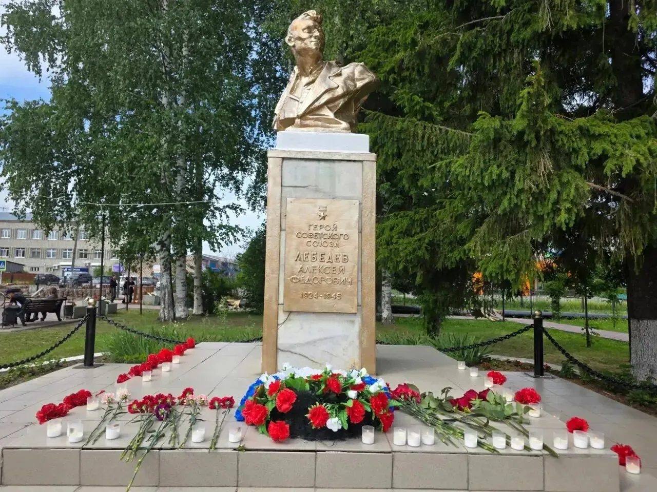 22 июня- День памяти и скорби. 
День памяти и скорби — это не только день скорби, но и день единения