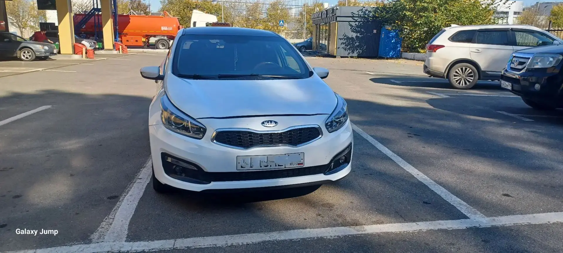 Продаю Киа Сид 2017 года полный комплектация на Автомате цена 900 т.р остальное вопросы...