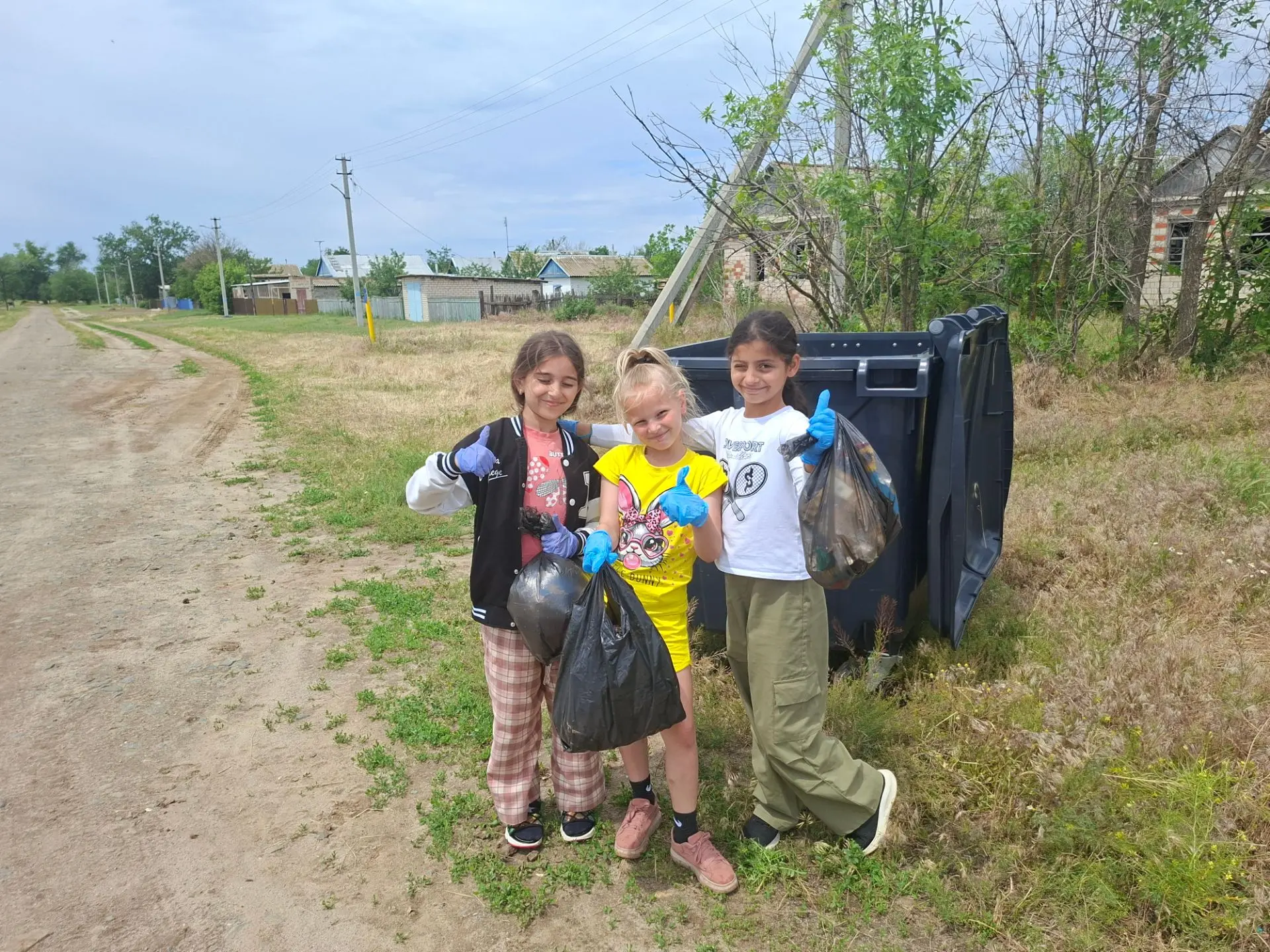 🌳 Юные защитники природы в деле!🌳

☝️Кто сказал, что лето — это только игры и отдых? Орлята России