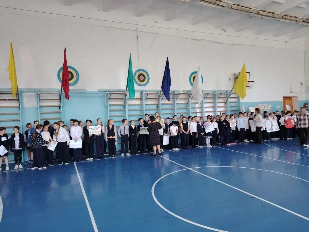 Благодарим юных инспекторов 6В класса из «Школы светофорных наук» за помощь в проведении конкурса «Б