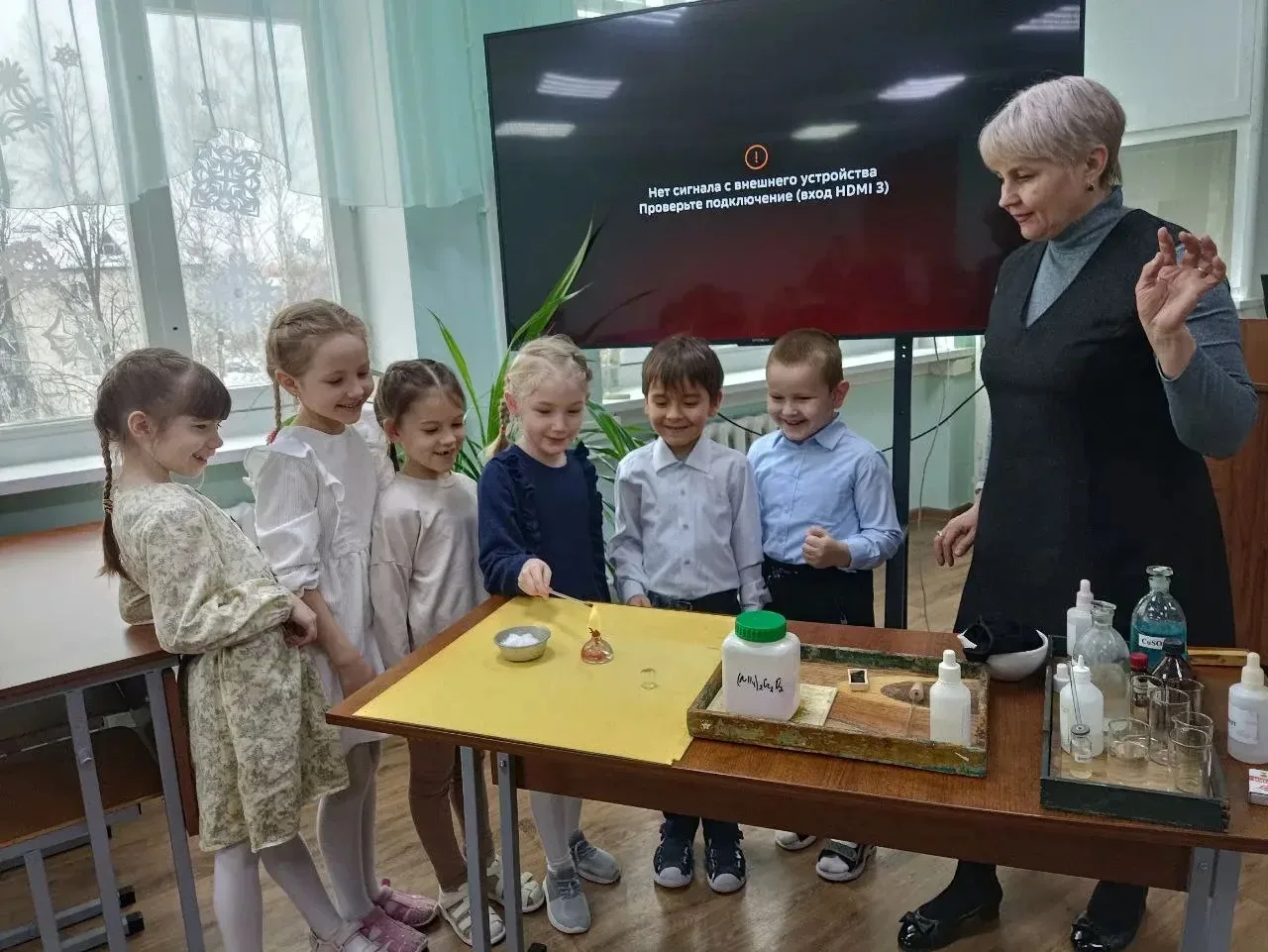 ✨ Химия для самых маленьких✨  В рамках проекта  «Хим‑прорыв» учитель химии, лаборант лицея и ученики