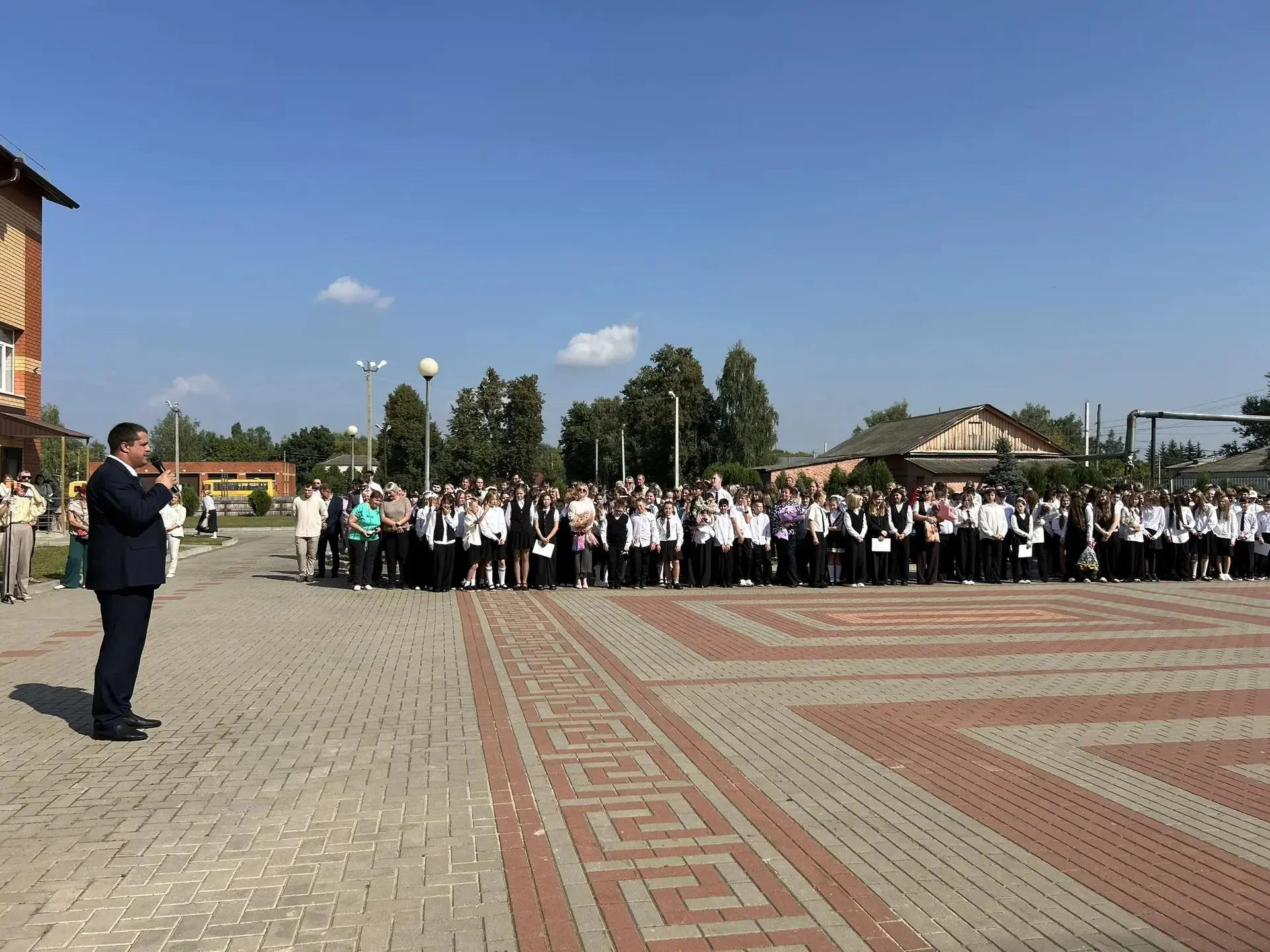 Сегодня в Ухоловской средней школе прозвенел первый звонок, ознаменовав старт нового уч...