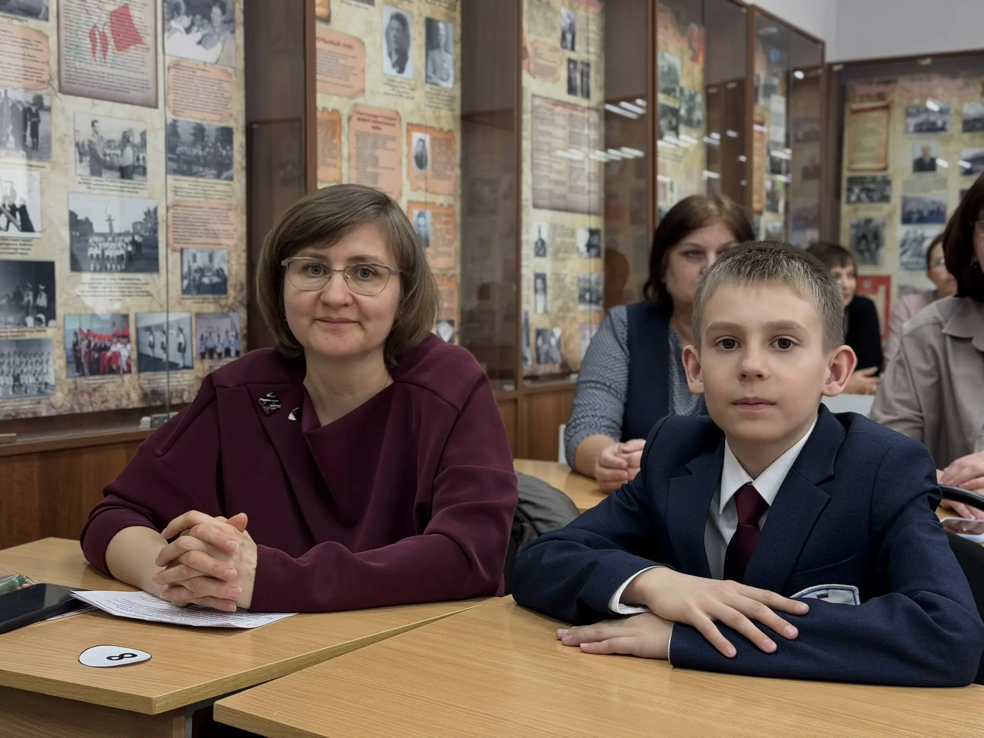 🔬ЮНЫЕ ИССЛЕДОВАТЕЛИ УДИВИЛИ ЖЮРИ!   На этой неделе, 11 марта в стенах нашей школы кипела научная мыс