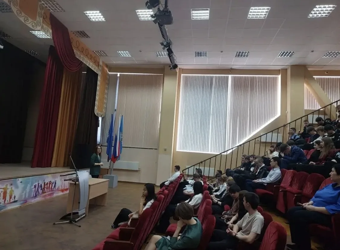 🎯 Сегодня для выпускников 2-й школы прошла необычная игра по профилактике ВИЧ-инфекции!  🧩 Ребята от