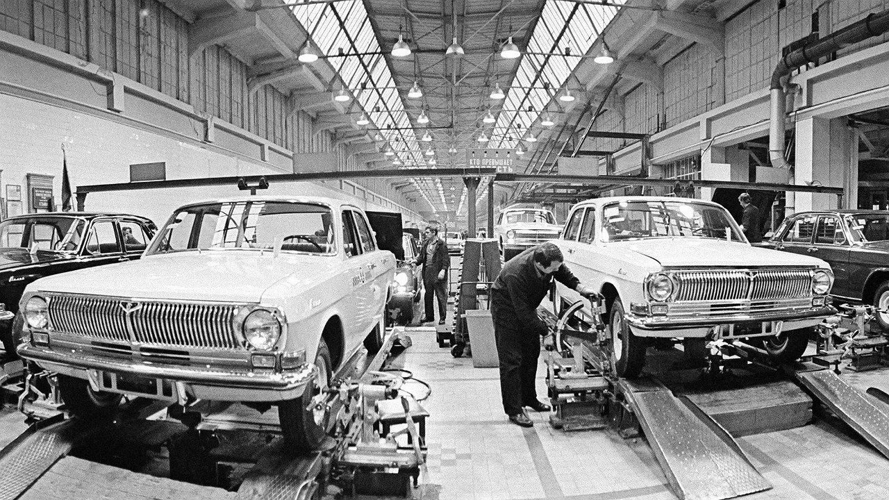 В 1970 году Горьковский автомобильный завод осваивает новую Волгу. ГАЗ-24 вместо ГАЗ-21.