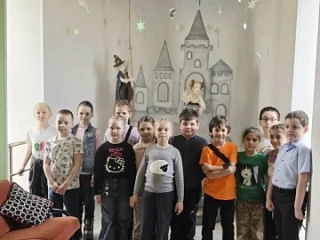 🌟 Экскурсия в театр юного зрителя! 🎭  Ученики 1а посетили театр юного зрителя, где смогли увидеть, к