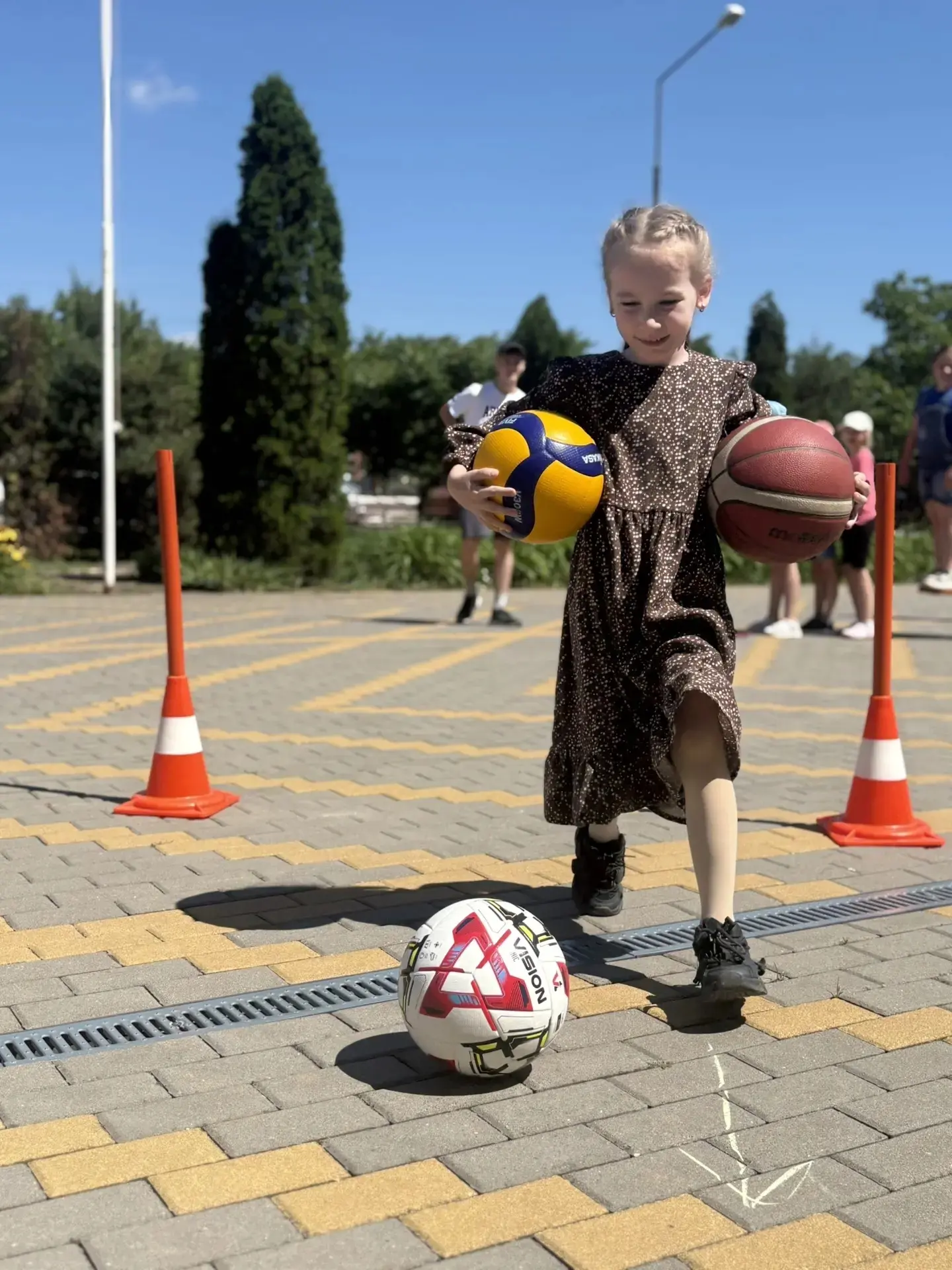 🔥 День спорта в лагере «Радуга»!

Сегодня наши отряды превратились в настоящие команды супергероев 