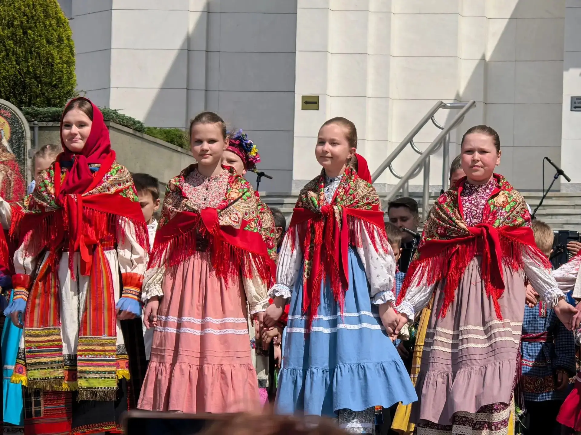 Выступают музыкально одарённые дети!