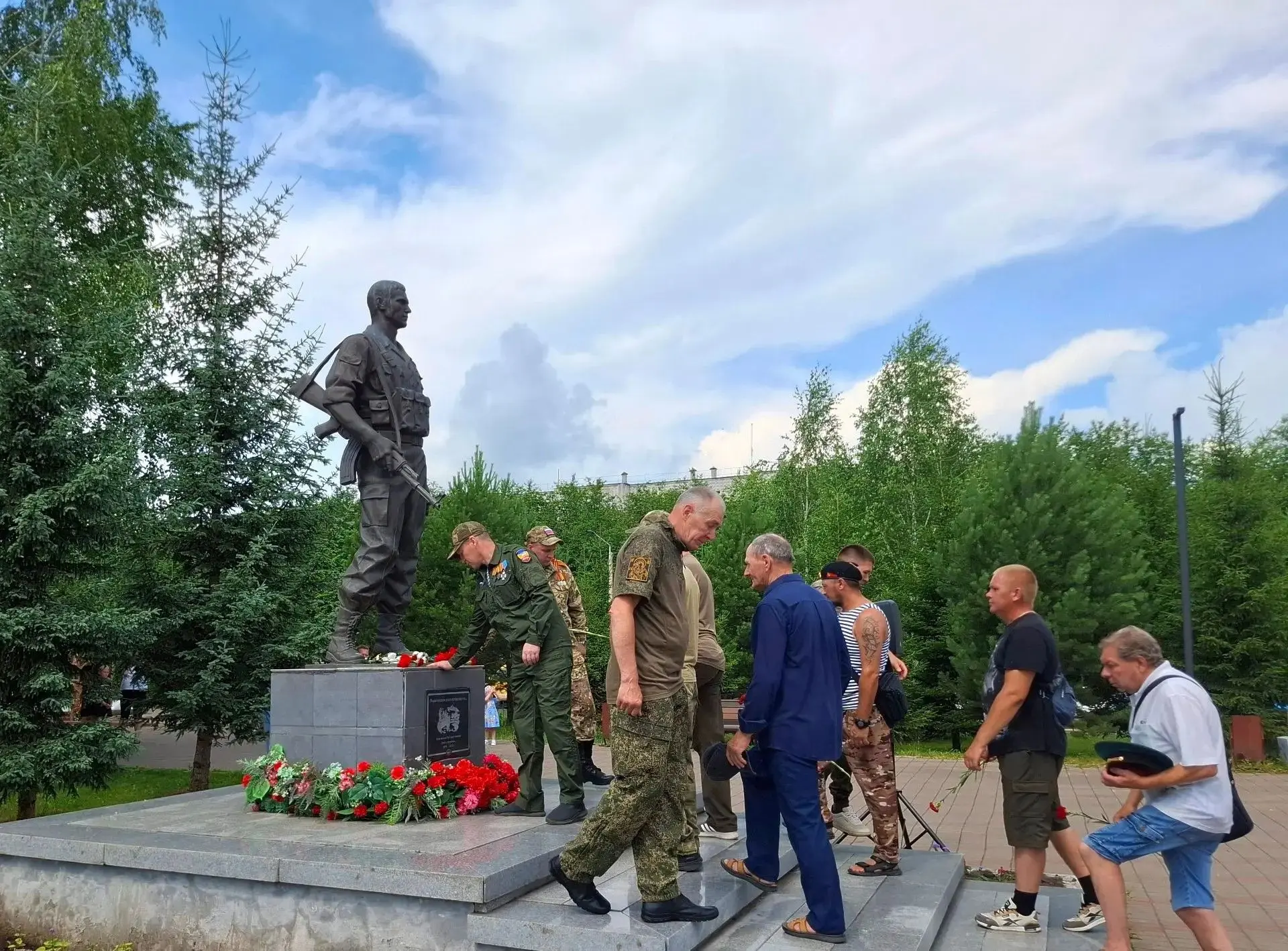 1 июля, в День ветеранов боевых действий, у памятника воинам-интернационалистам на Алле...