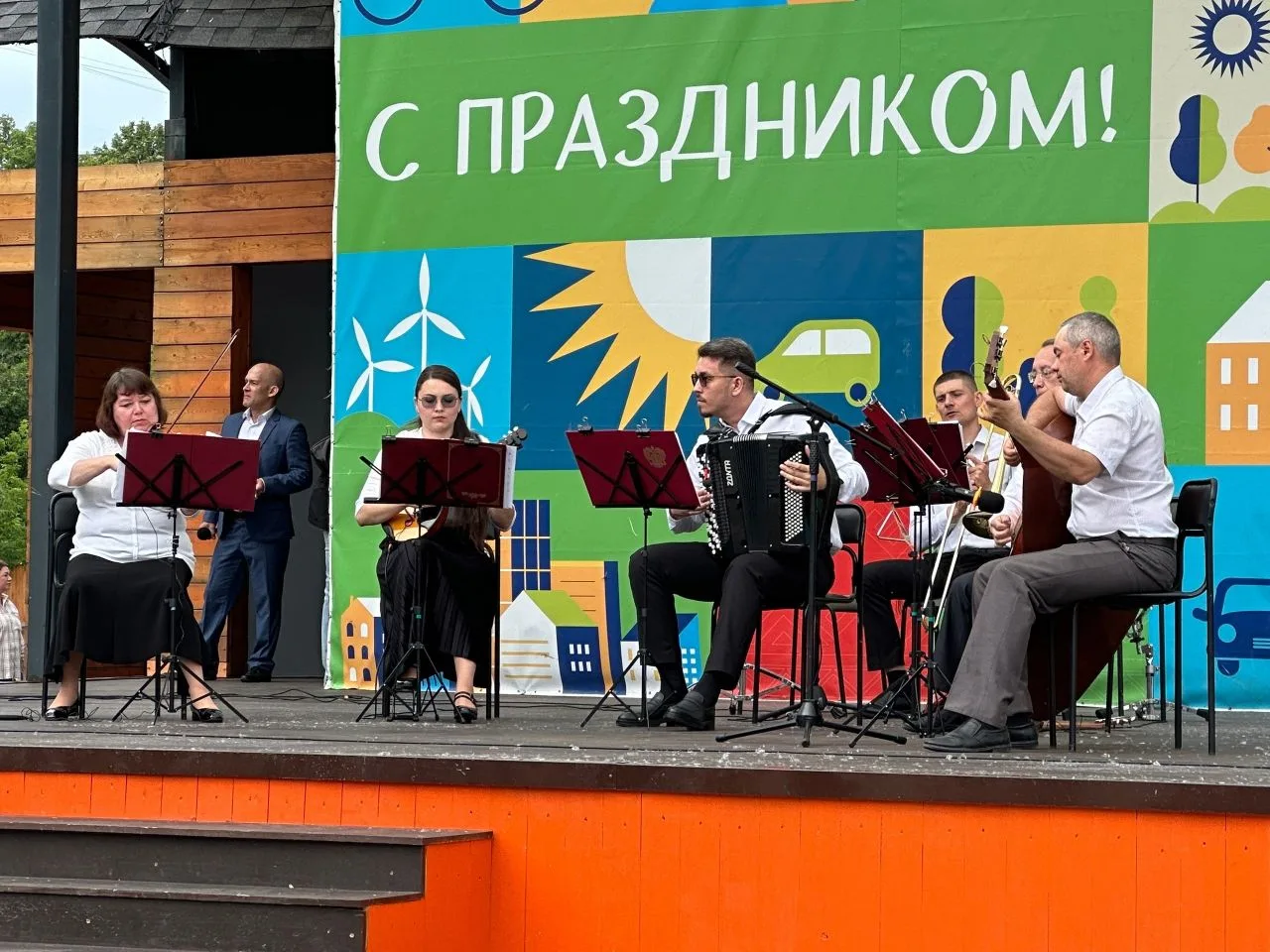 🎉 Сегодня, 12 июня, в Дёмском районе ярко и масштабно отметили сразу три значимых праздника — День 