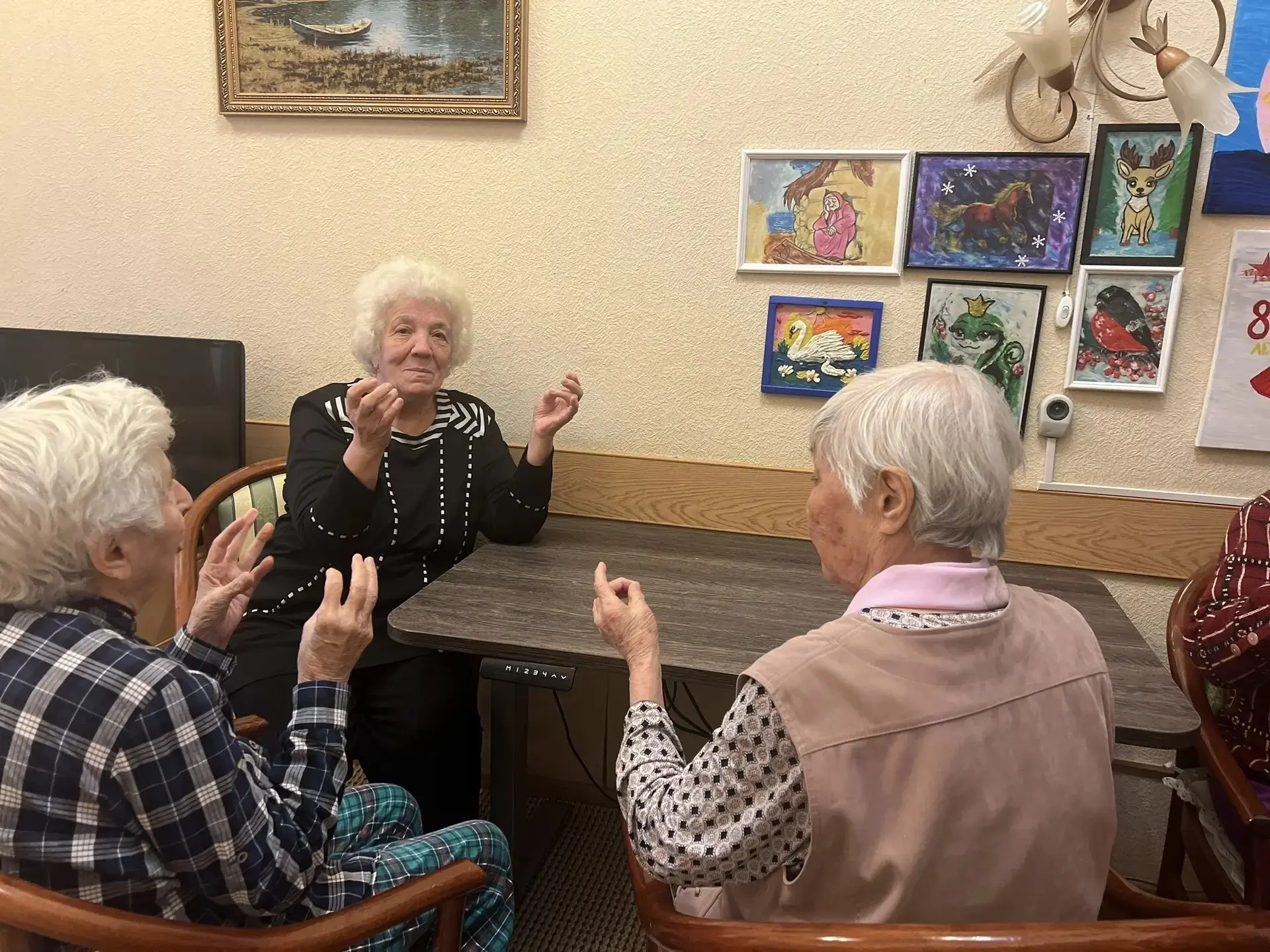 🧠 В доме‑интернате прошли занятия по пальчиковой и нейрогимнастике!