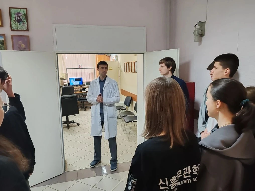 Для старшеклассников лицея провели захватывающую экскурсию в мир науки и передовых медицинских техно