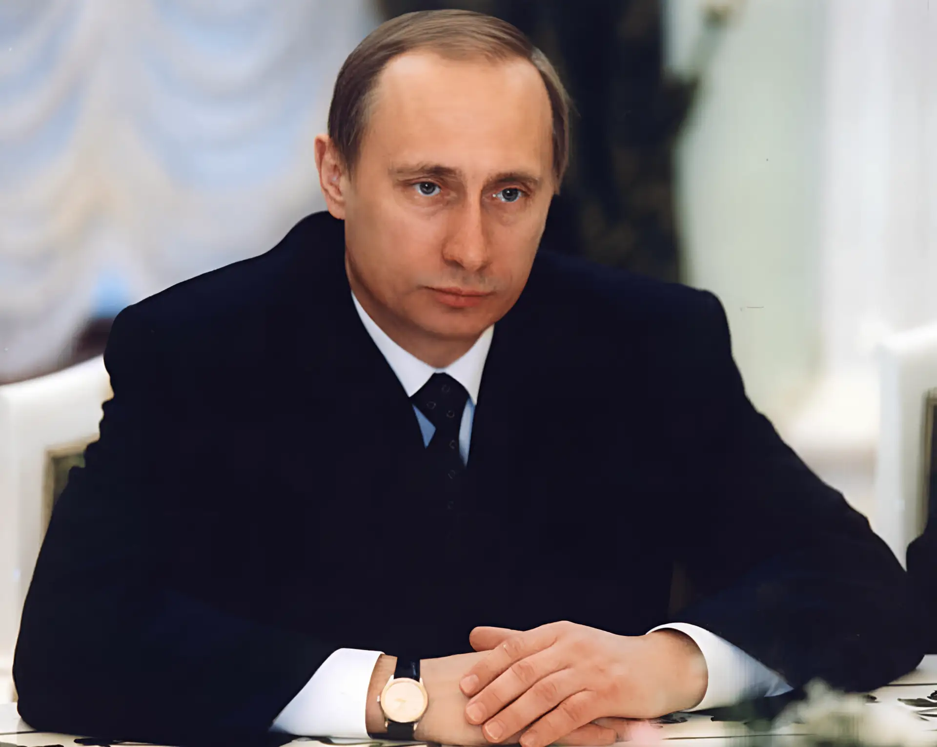 Владимир Путин придя к власти на стыке веков, еще находясь в статусе И.О. Президента по...
