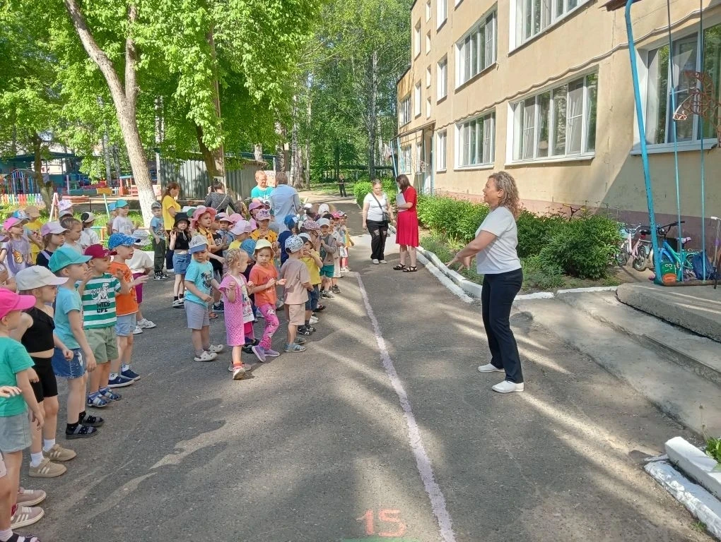 Чтобы день твой был в порядке, начинай его с зарядки!