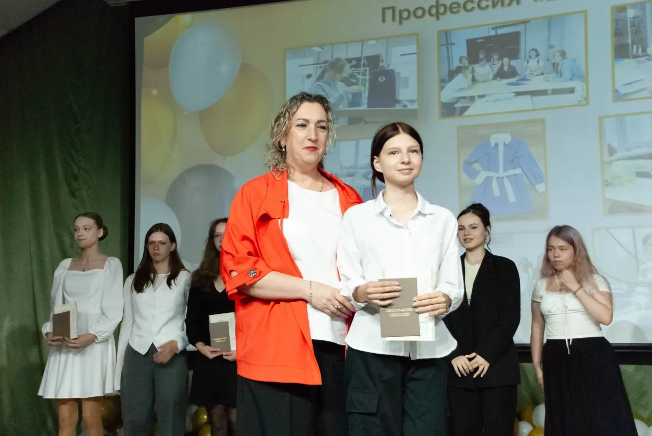 🎉 15 мая в Алтайской академии гостеприимства состоялось торжественное вручение свидете...