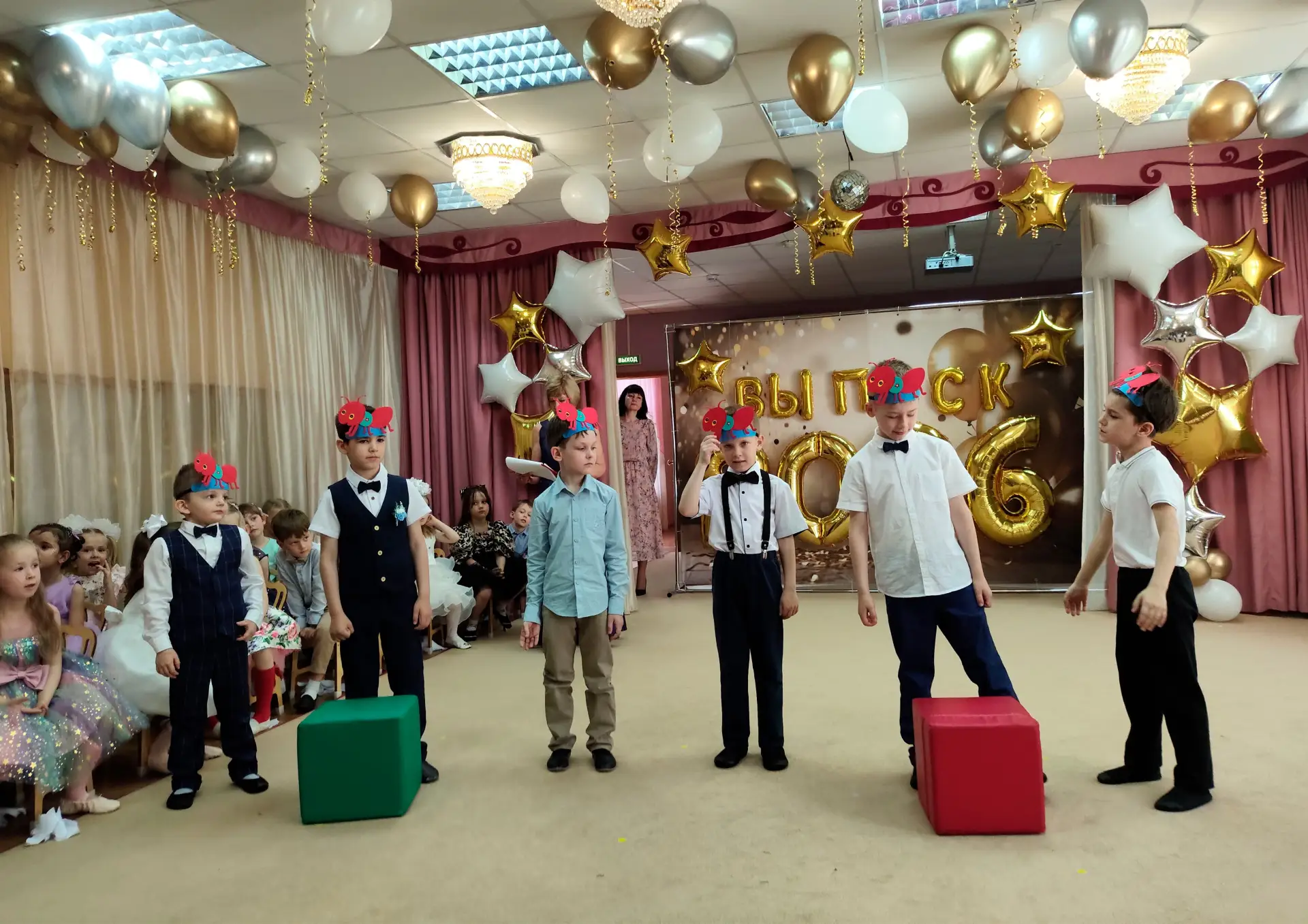 ВЫПУСКНОЙ БАЛ ДОШКОЛЯТ 🔔  До свидания, сад! Здравствуй, школа! ✨  В дошкольных группах на ул. Радужн