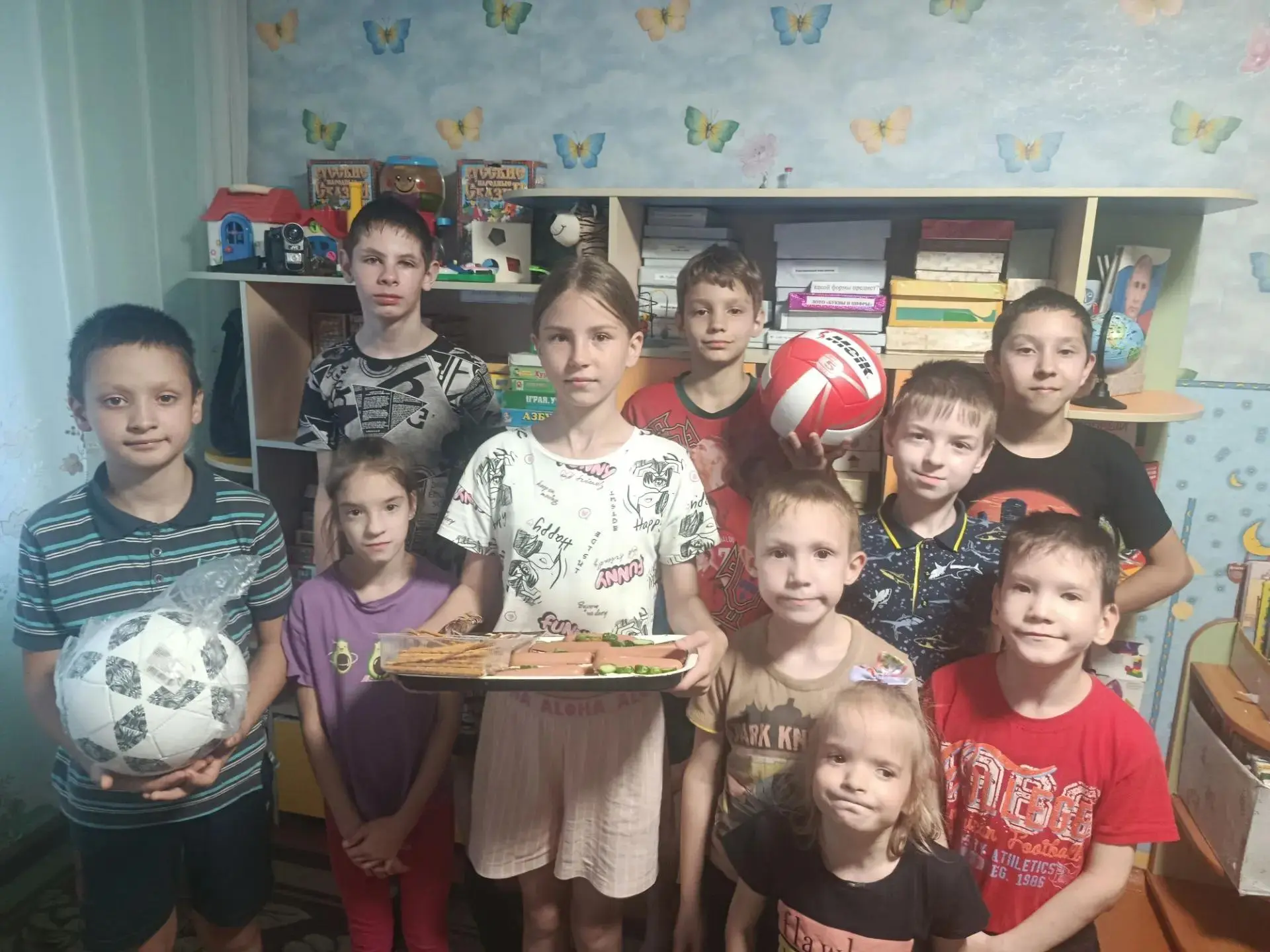 📌 Сегодня к младшим школьникам приехали наши любимые шефы — Оксана Николаевна и Татьян...