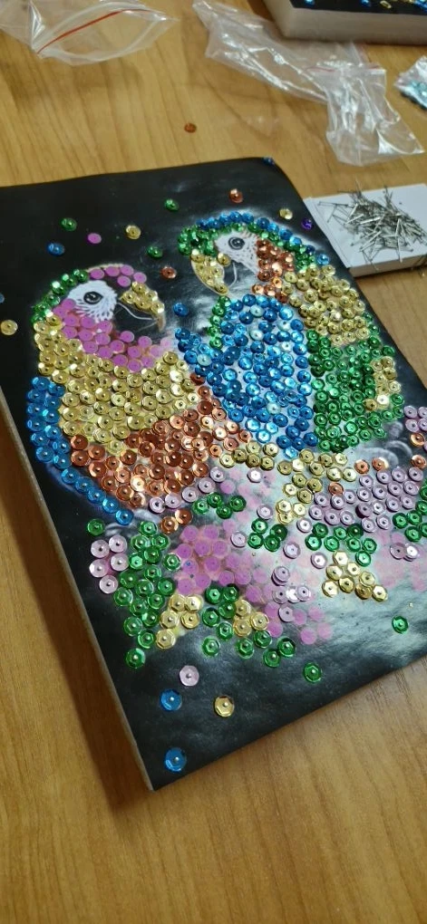 🎨 Чудо своими руками: картины из пайеток готовы!