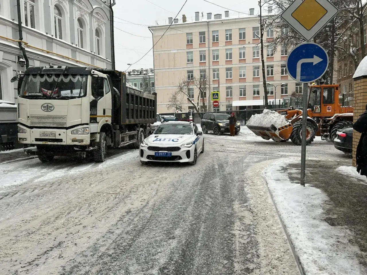 Говорит Москва. Передаём штормовое предупреждение и наш ответ на него