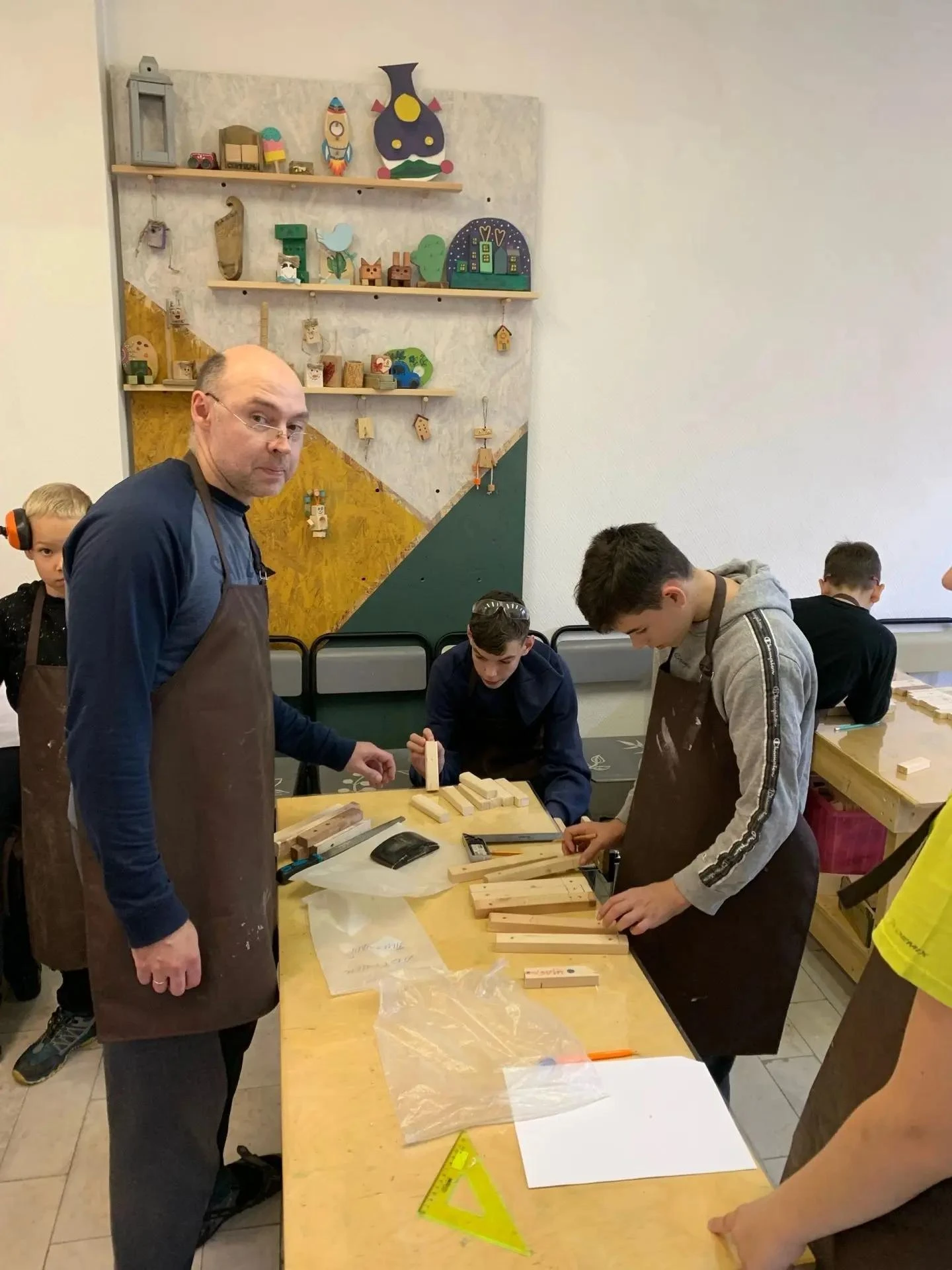 📚 В День учителя провёл дистанционную встречу с учителем труда школы № 5 Петрозаводска...