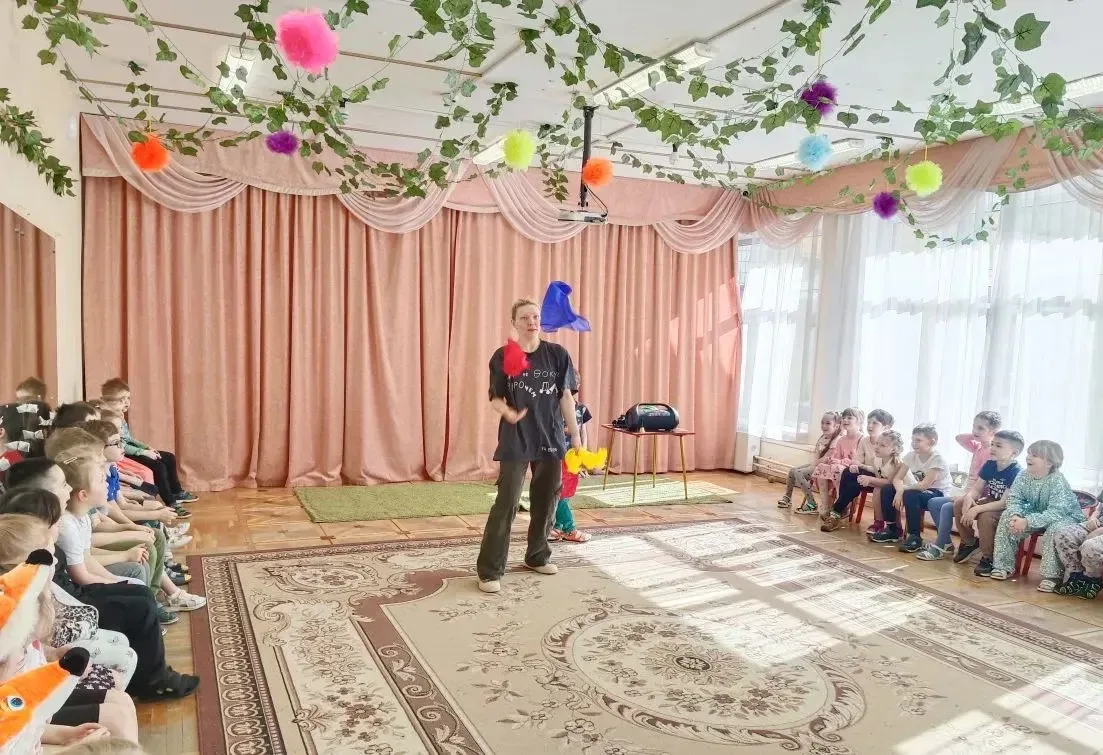 Цирк! Цирк! Цирк!  🎪 В дошкольных группах на Фруктовой прошёл яркий и необычный мастер-класс. Мама А