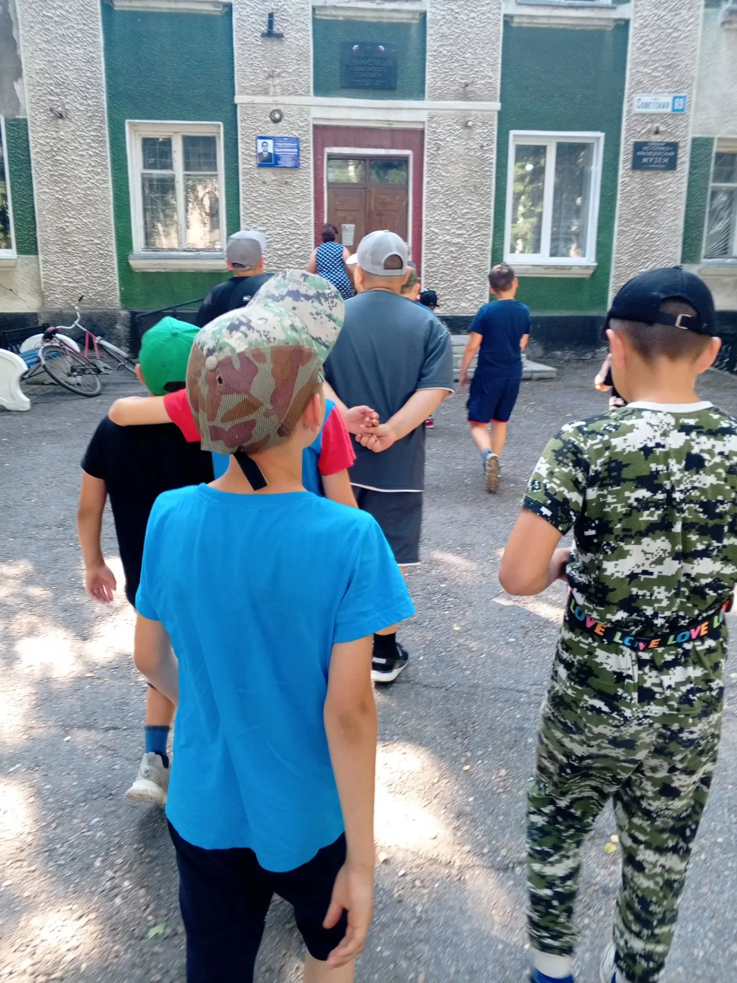 🌆 Путешествие в прошлое: воспитанники пришкольного лагеря посетили районный  краеведческий музей. 
