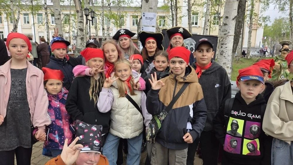 😍В рамках празднования Дня защиты детей в сквере районного Дома культуры города Советс...