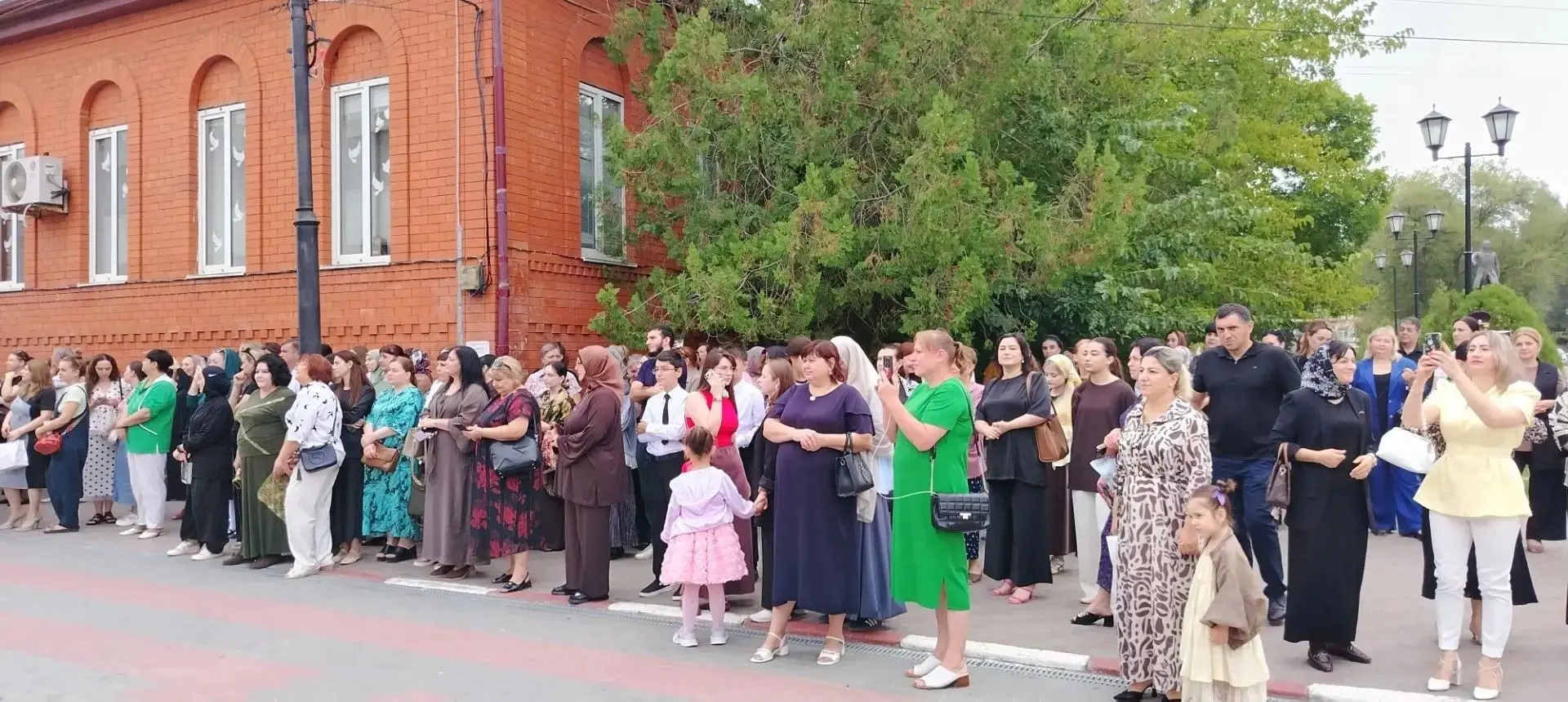 Концерт, посвященный Дню единства народов Дагестана, в нашем городе сегодня на открытой...