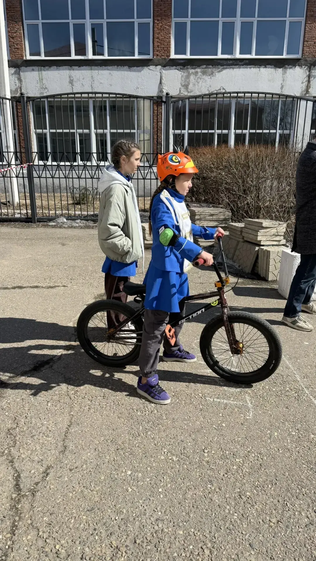 🚸С гордостью сообщаем, что ученики 6Д класса в составе отряда ЮИД (Юные инспекторы движения) нашей ш