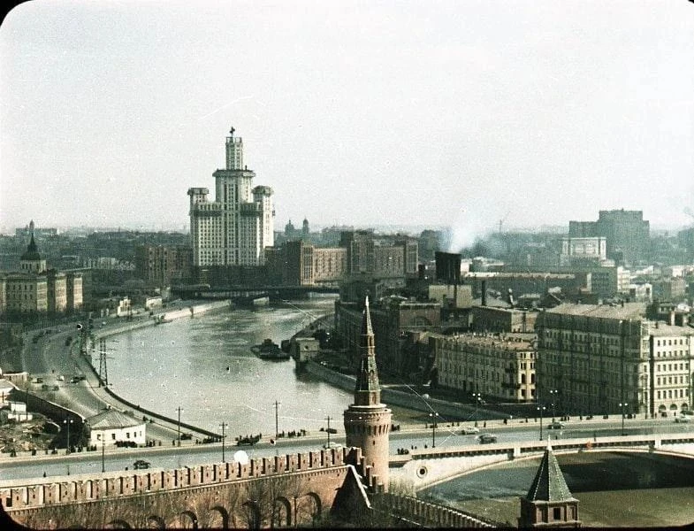 Строительство высотки на Котельнической набережной, 1950-е.