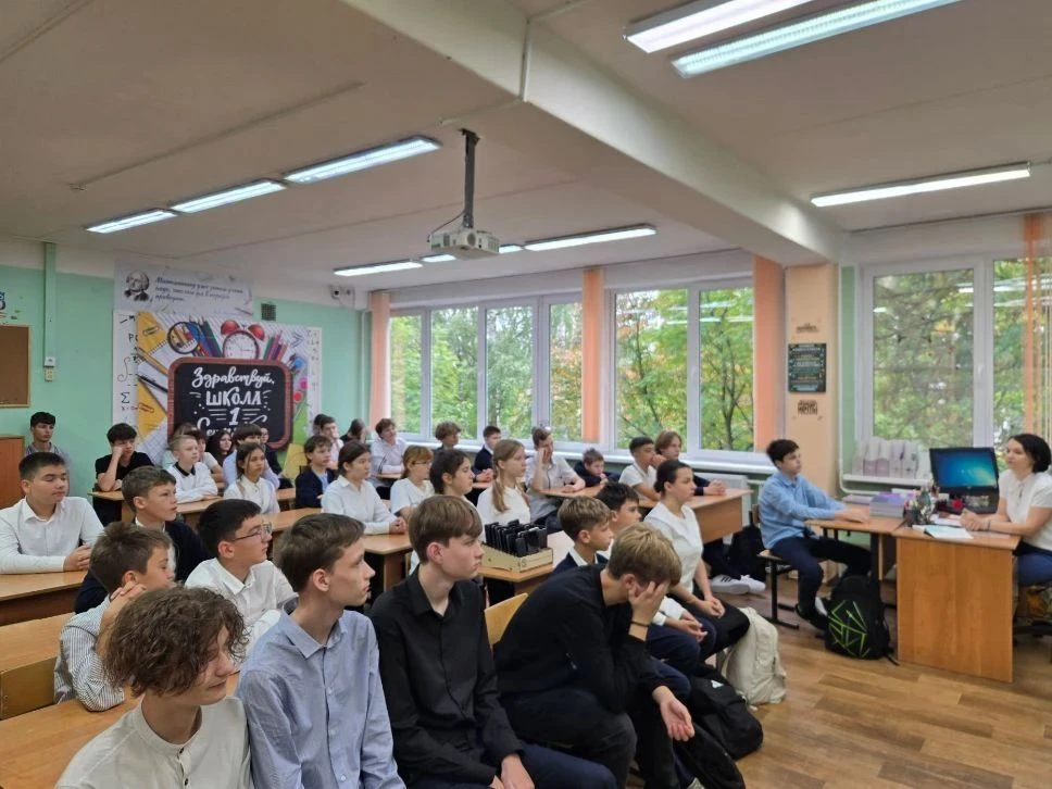Первая учебная неделя пролетела незаметно 📚 Поэтому сегодня мы встречаем новую неделю ...