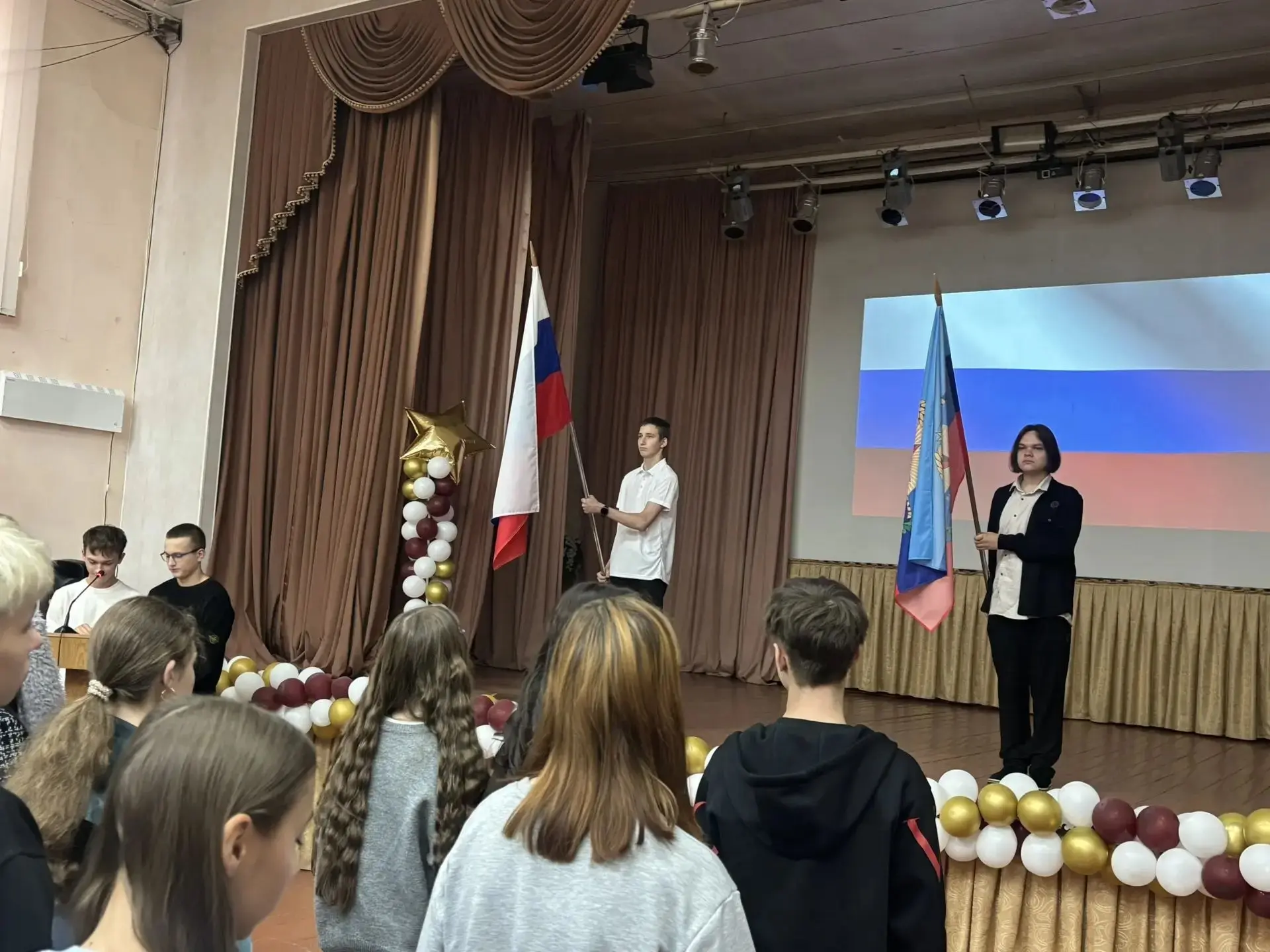 🎉 Новая рабочая неделя в ЛКСЭП:  сегодня, завтра, строим планы, чтим традиции 🎉