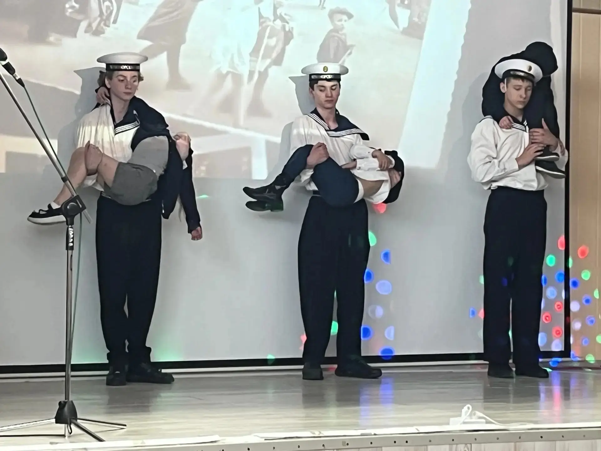 МБОУ Голицынская СОШ 2 🎉 Праздничный концерт в честь Великой Победы! 🎉  В нашей школе состоялся боль