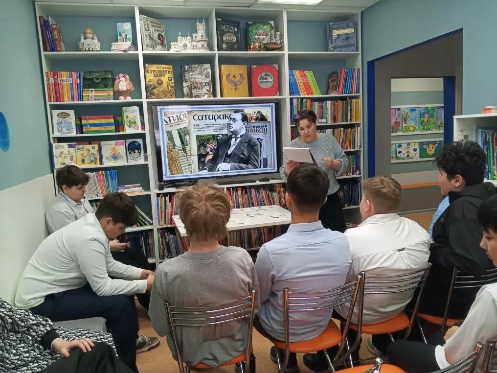 ✨ Классика, которая говорит с нами сегодня  В городской детской библиотеке №25 состоялась встреча уч