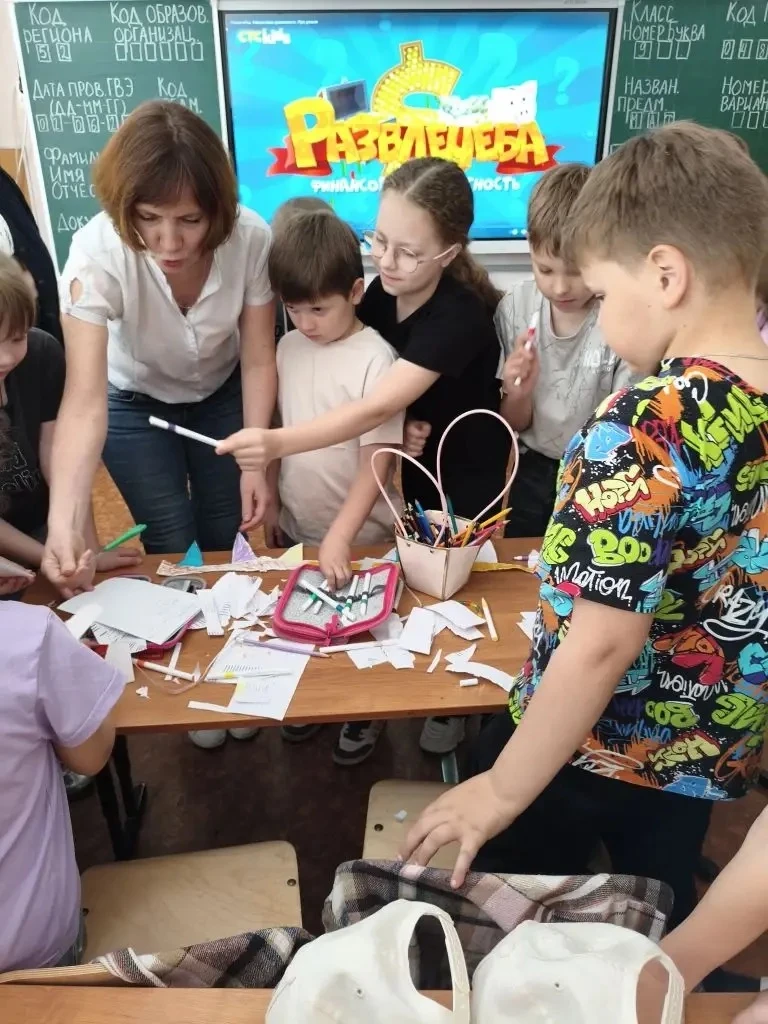 🔥 Финансовая грамотность на страже безопасности! 🔥
В летнем пришкольном лагере «Русские витязи» 🛡